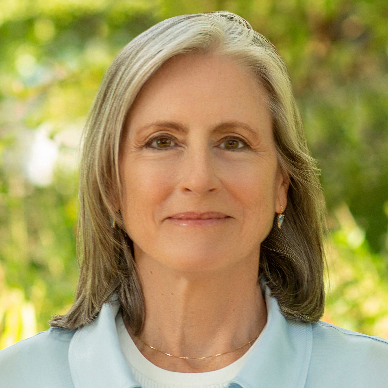 headshot of Diane Peters